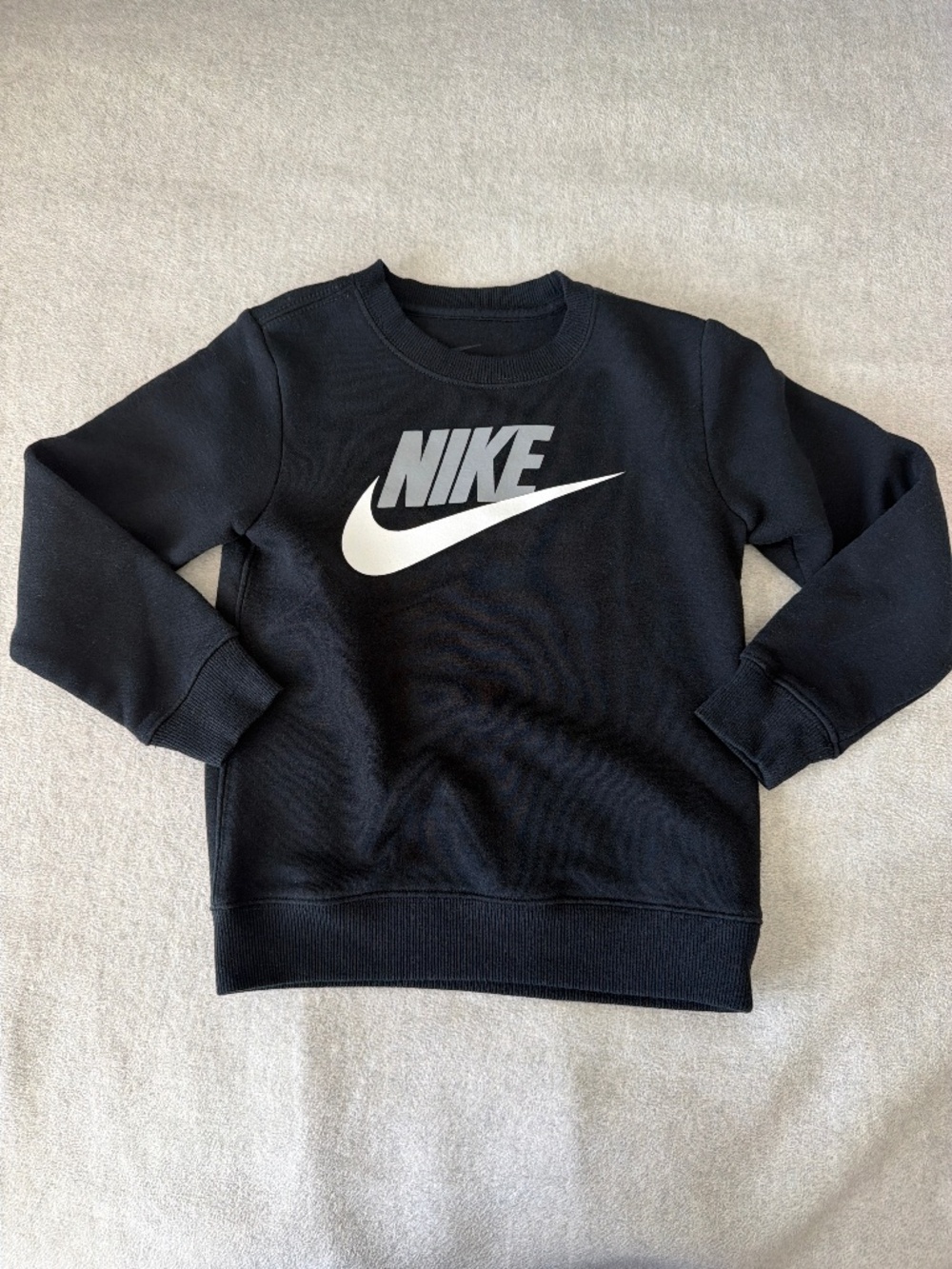 Nike | Logo Long- Sleeved Black Sweatshirt